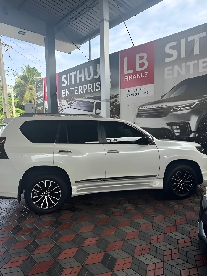 Thumbnail 3 background