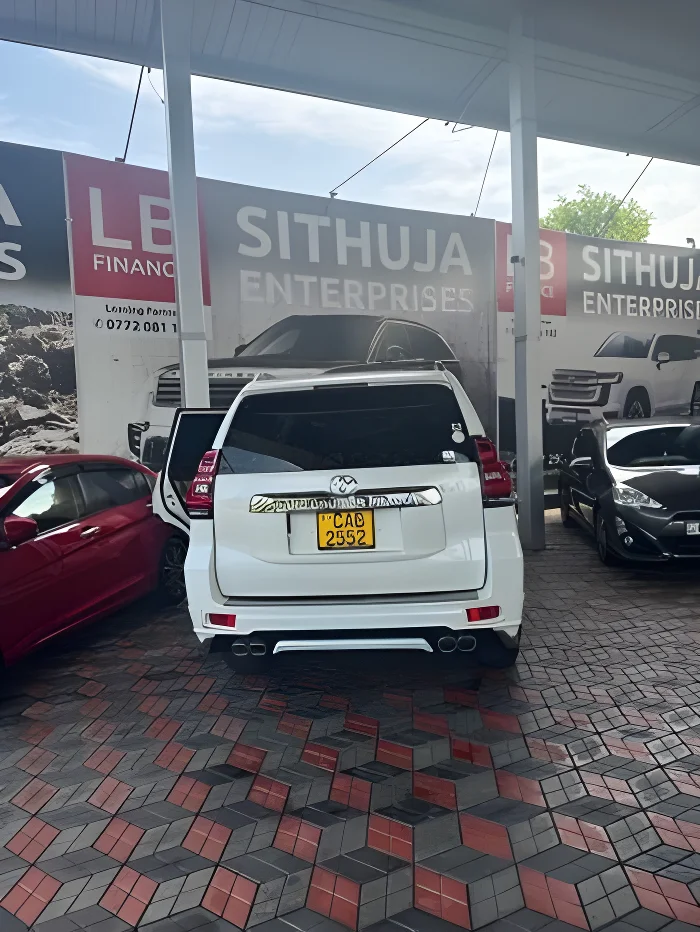 Thumbnail 4 background