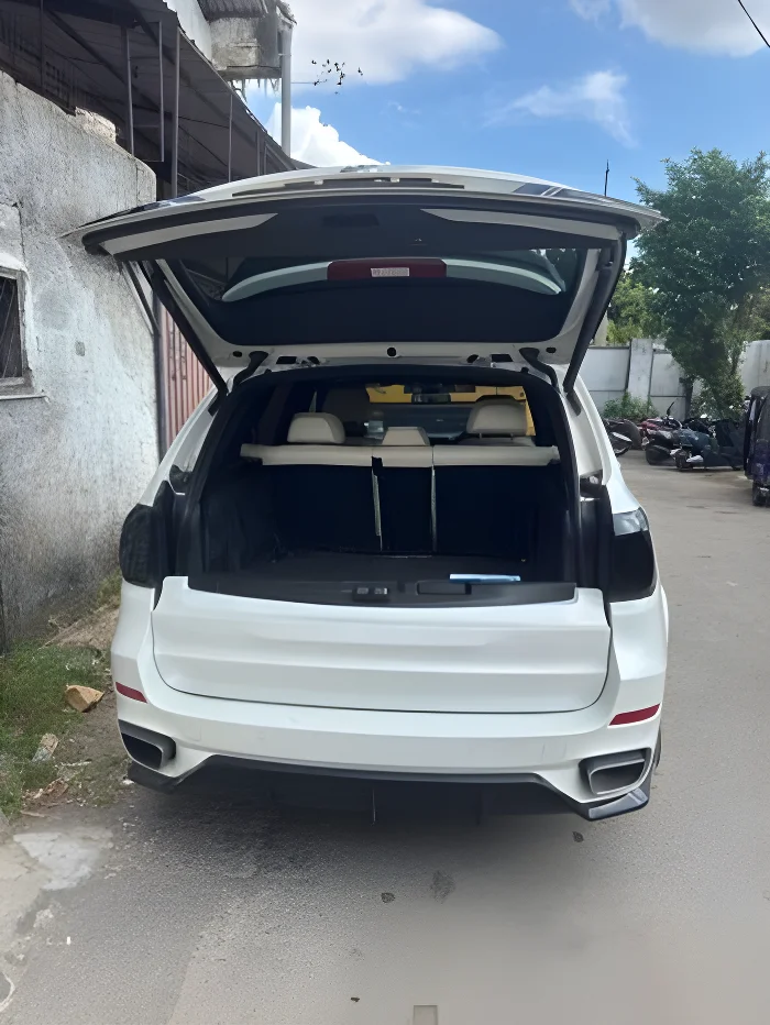 Thumbnail 3 background