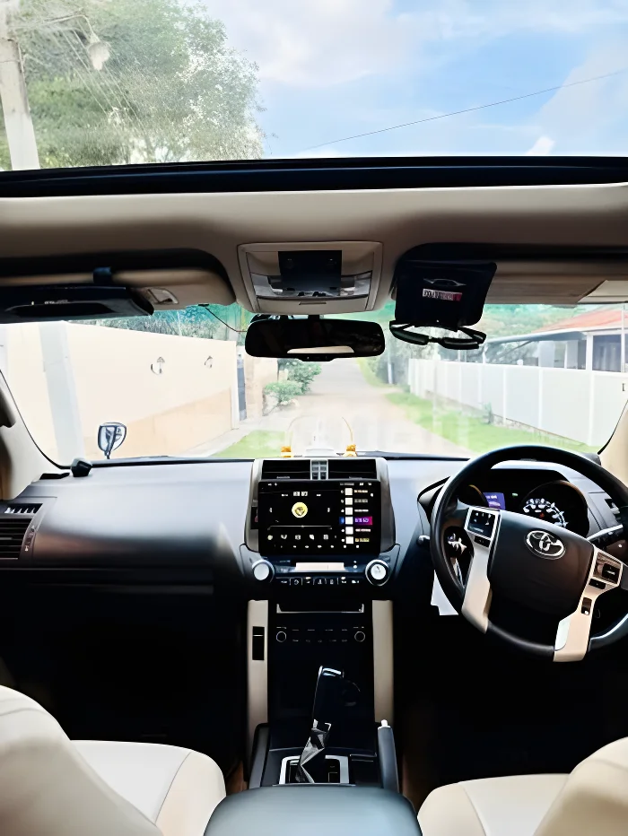 Thumbnail 2 background