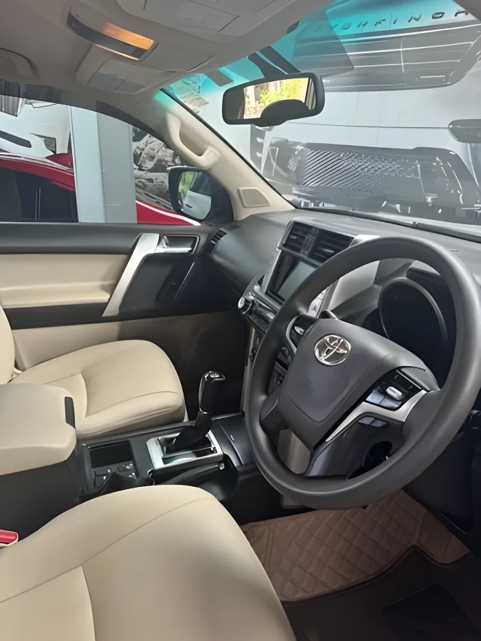 Thumbnail 2 background