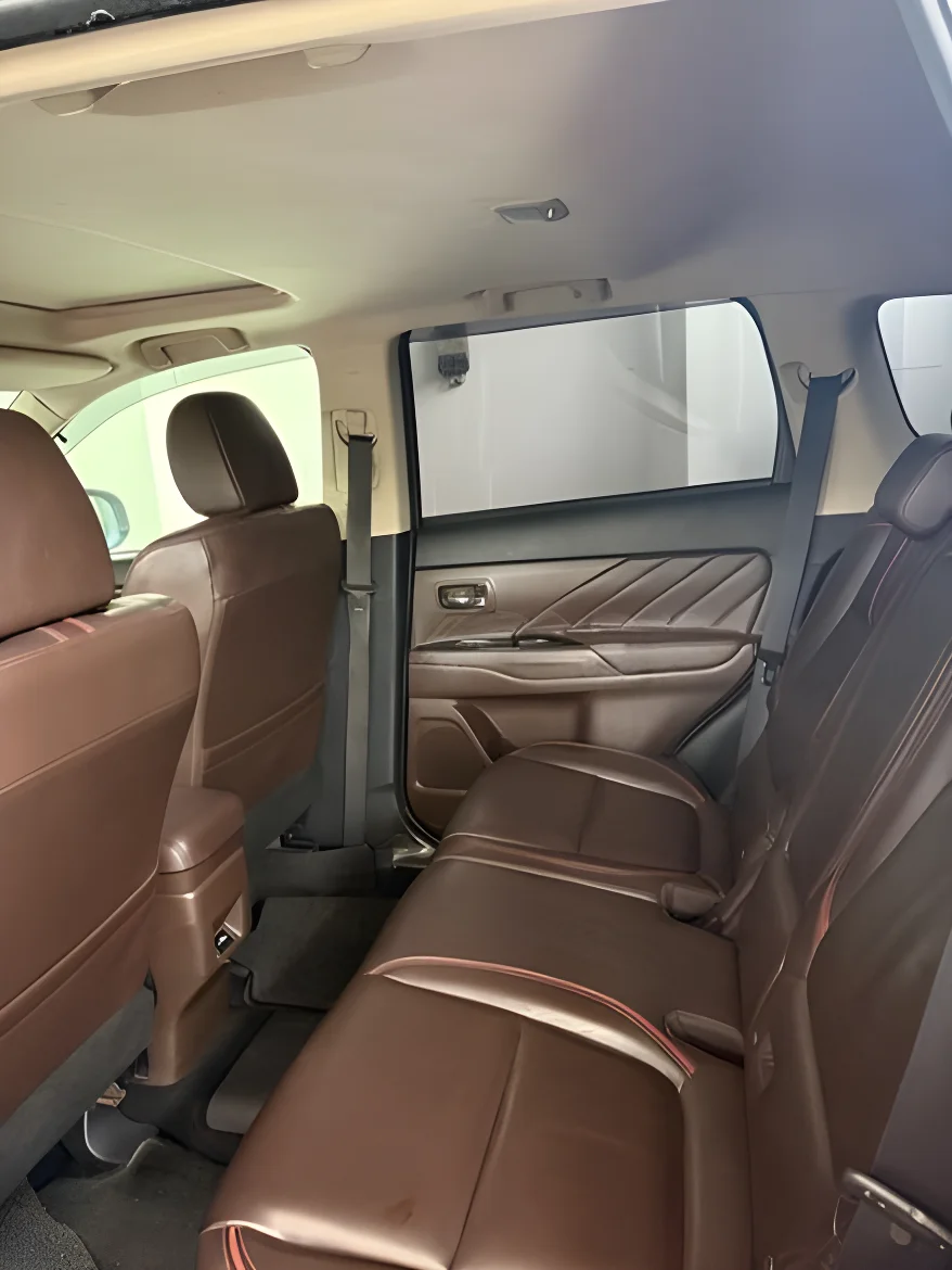 Thumbnail 2 background