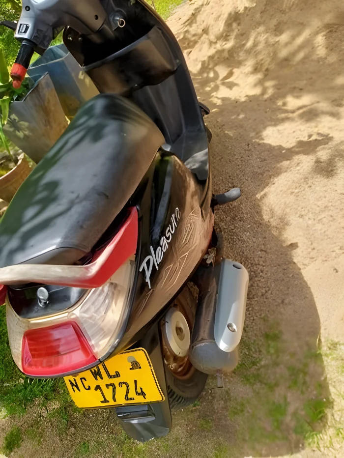 Thumbnail 3 background