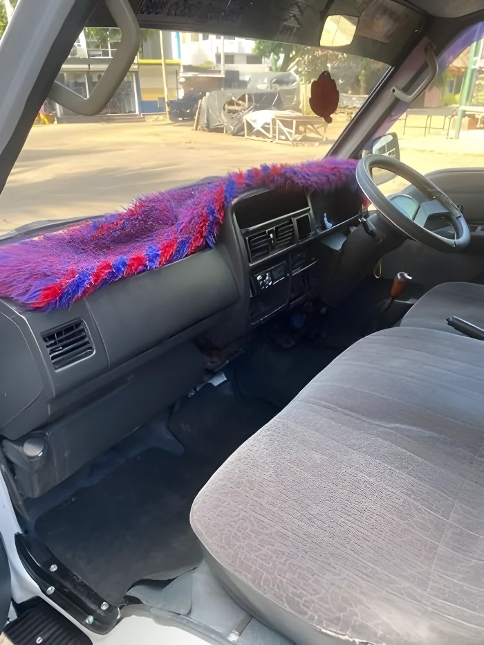 Thumbnail 3 background