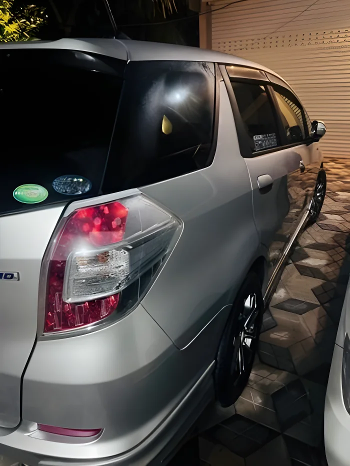 Thumbnail 3 background