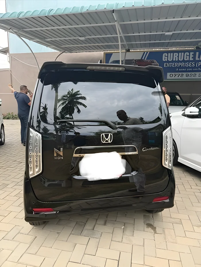 Thumbnail 3 background