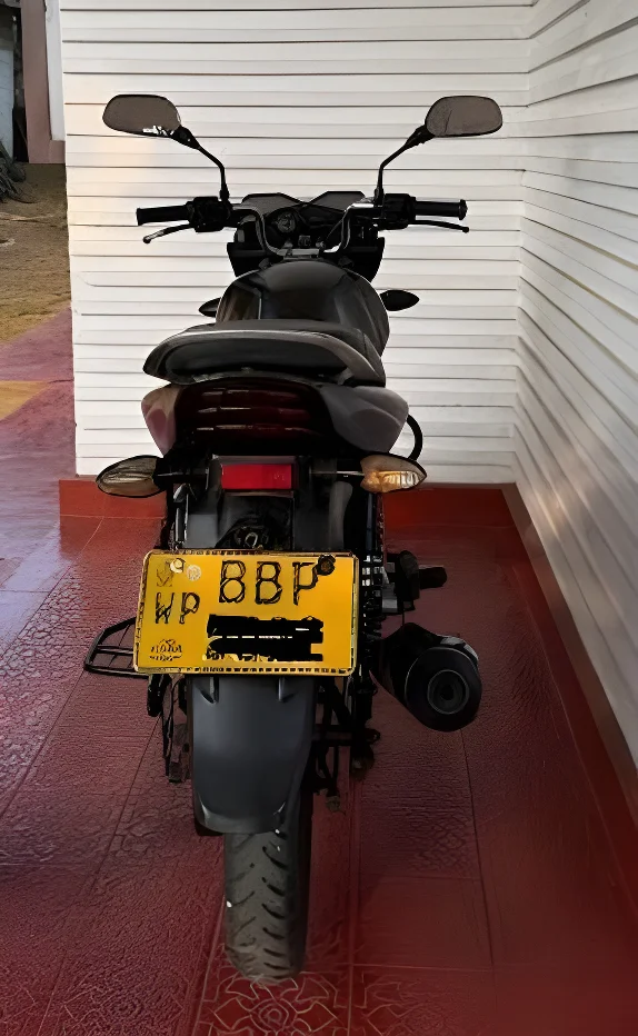 Thumbnail 3 background