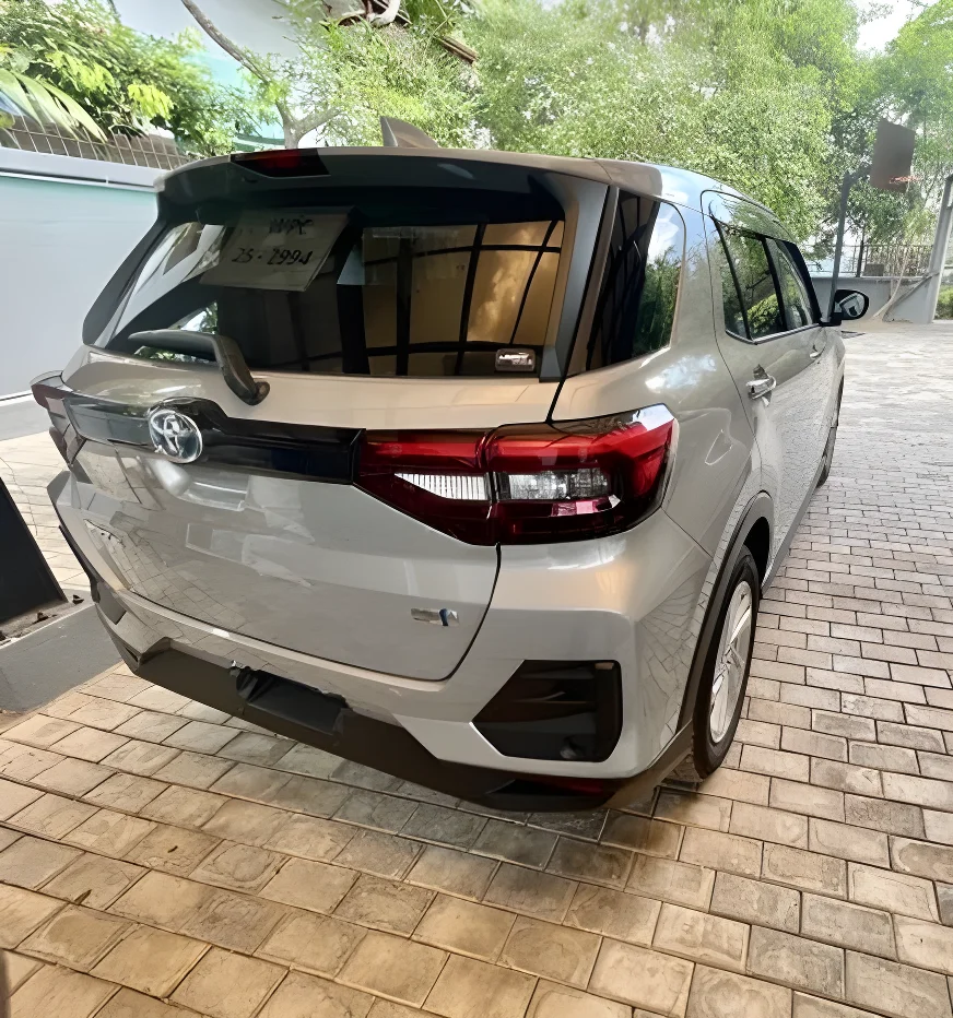 Thumbnail 4 background