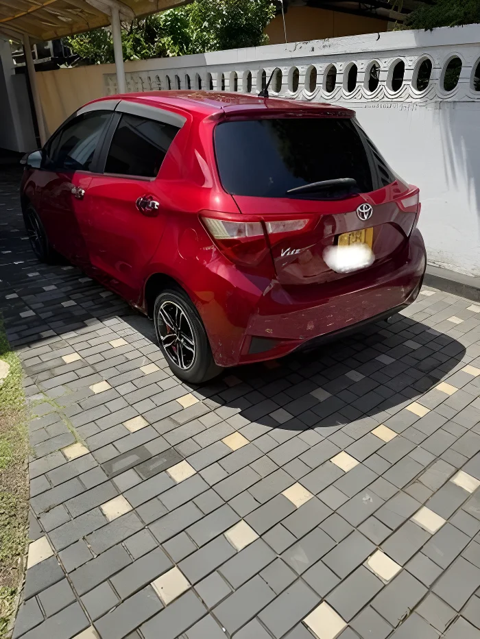 Thumbnail 4 background