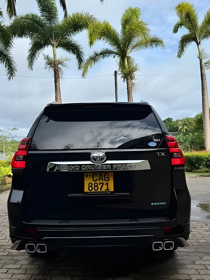 Thumbnail 3 background