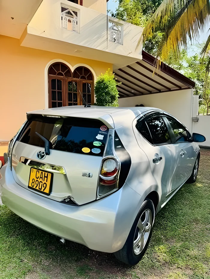 Thumbnail 3 background