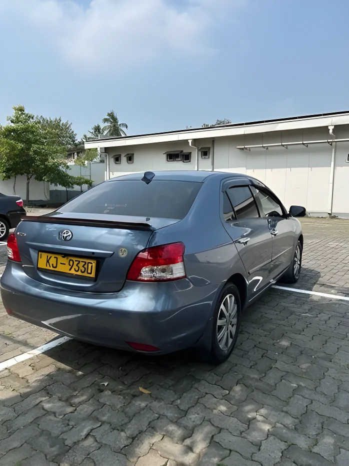 Thumbnail 4 background