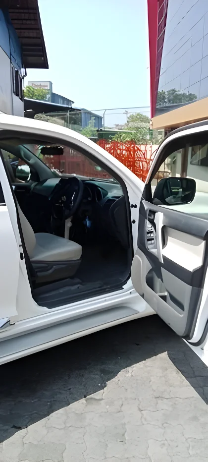 Thumbnail 3 background