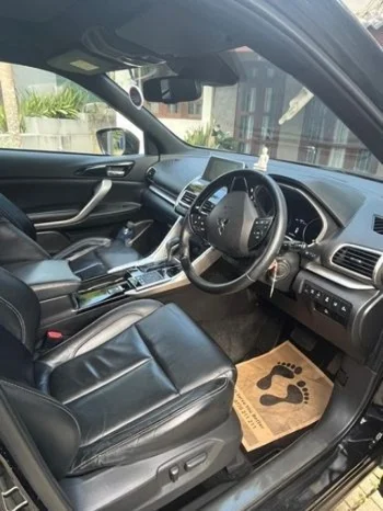 Thumbnail 2 background