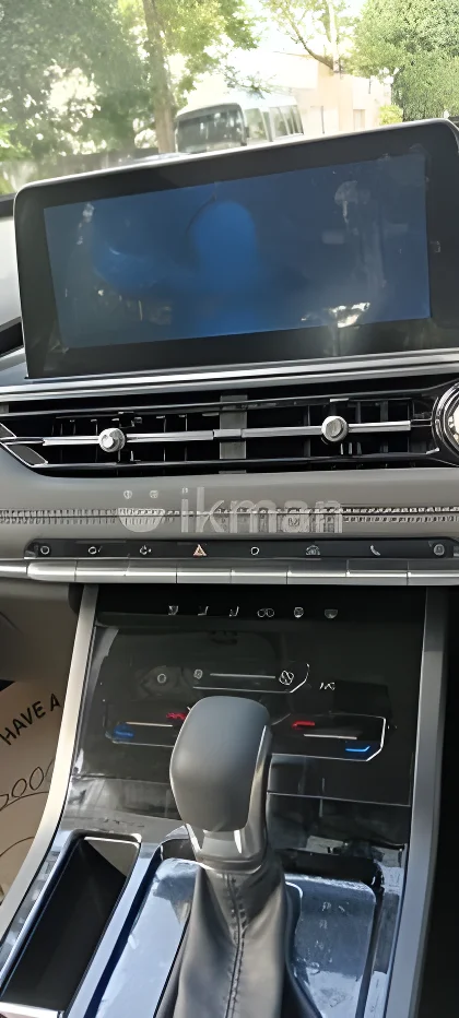 Thumbnail 3 background