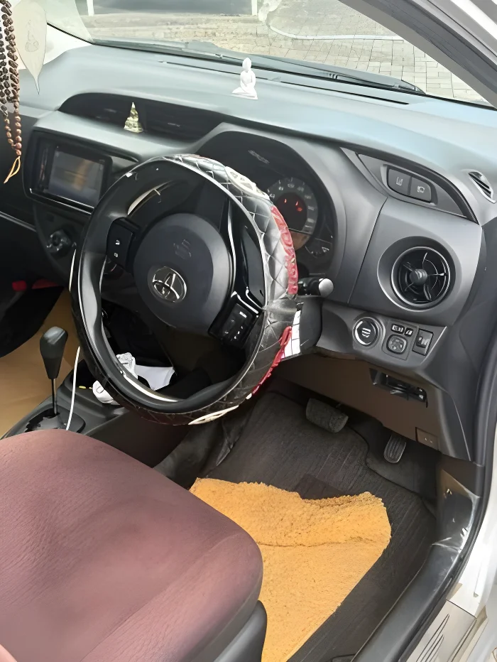 Thumbnail 3 background