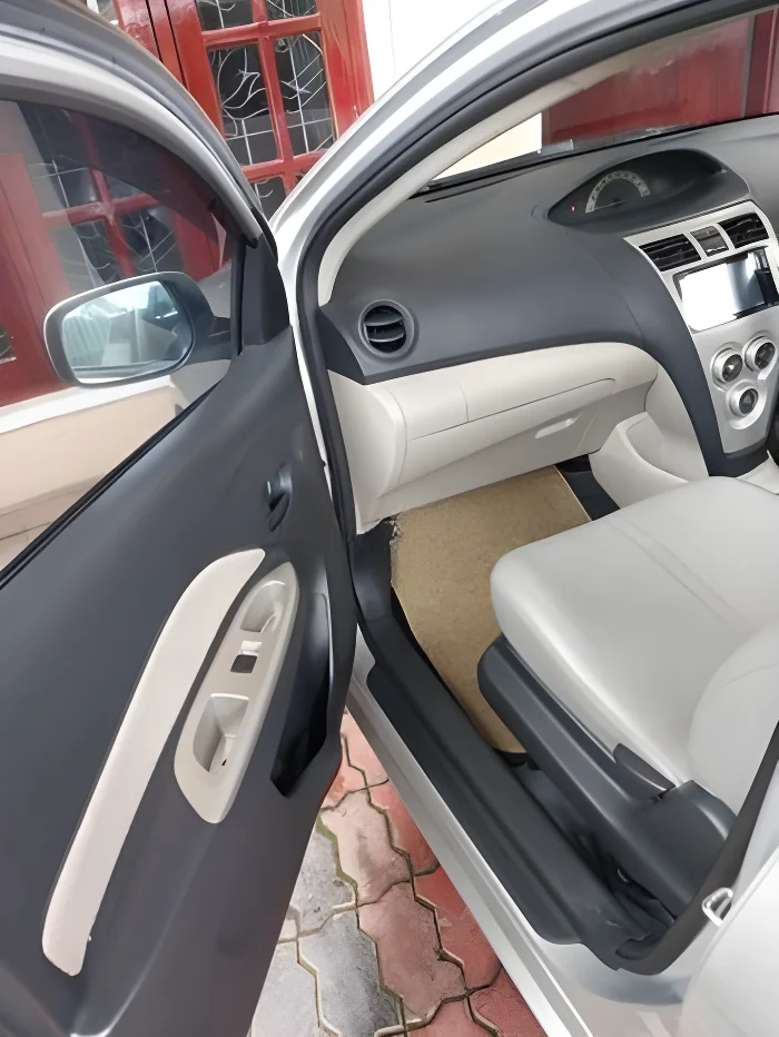 Thumbnail 3 background