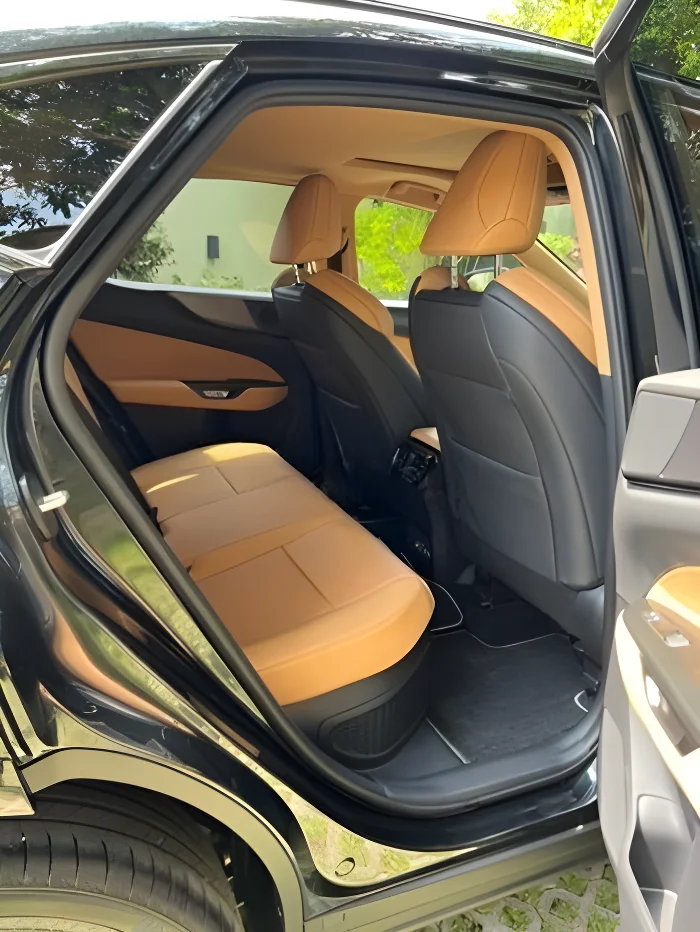 Thumbnail 2 background