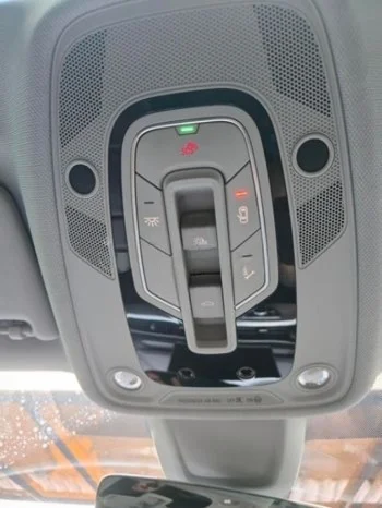 Vehicle image 9 background