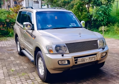 2002 Mitsubishi Montero