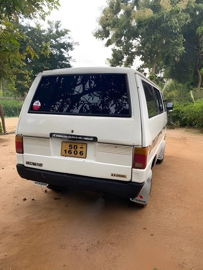 Thumbnail 4 background