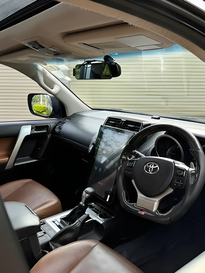 Thumbnail 2 background