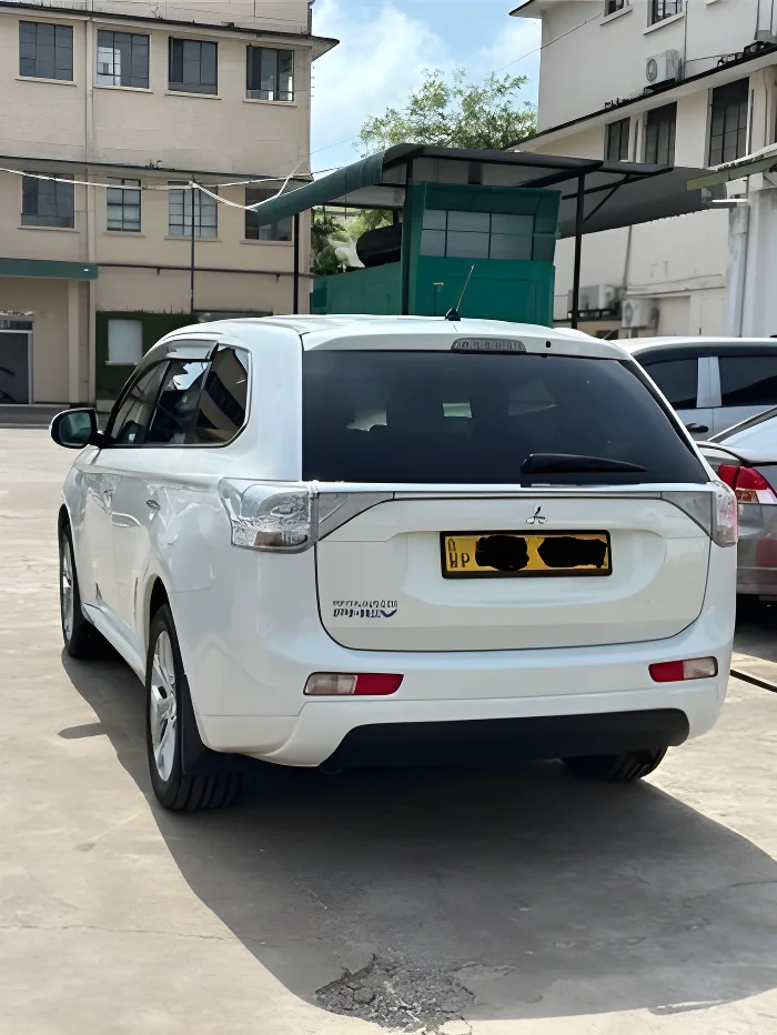 Thumbnail 3 background