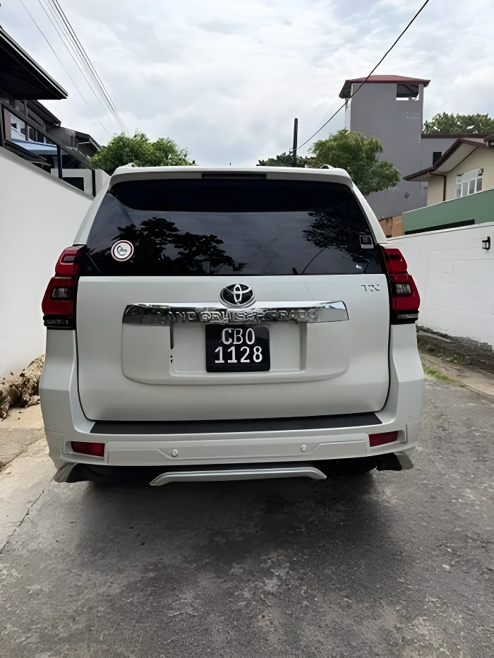 Thumbnail 4 background