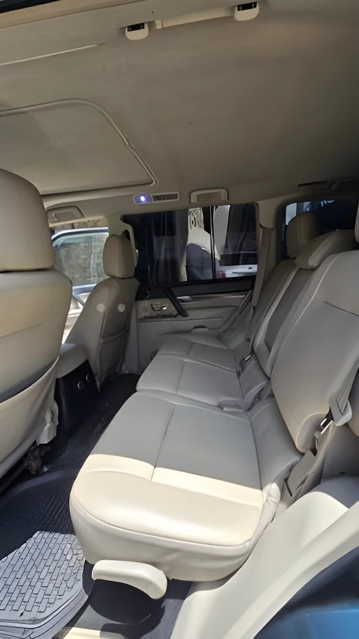 Thumbnail 3 background