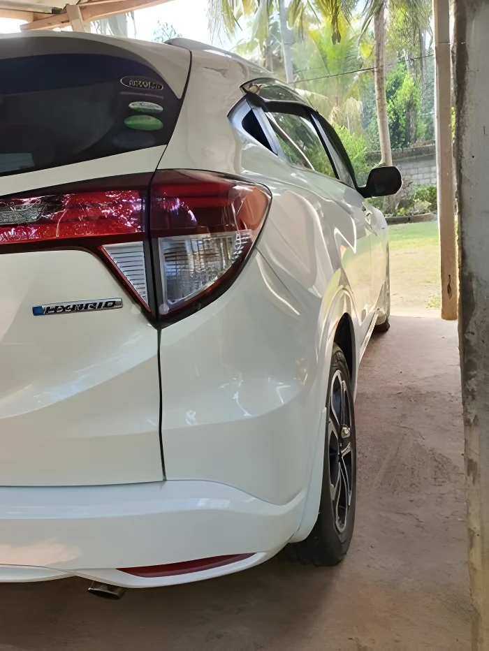 Thumbnail 4 background