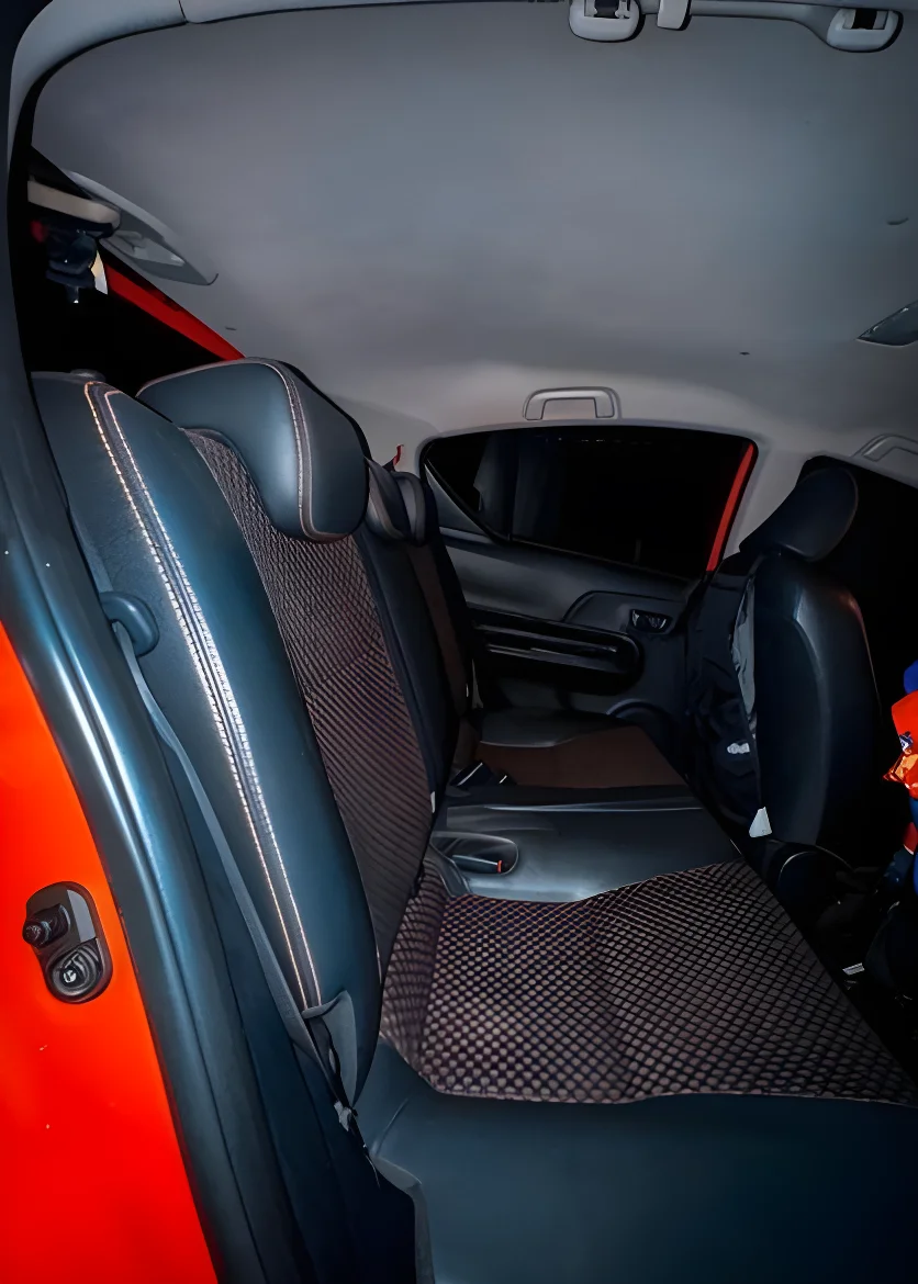 Thumbnail 3 background