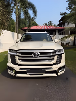 2011 Toyota Land Cruiser Sahara