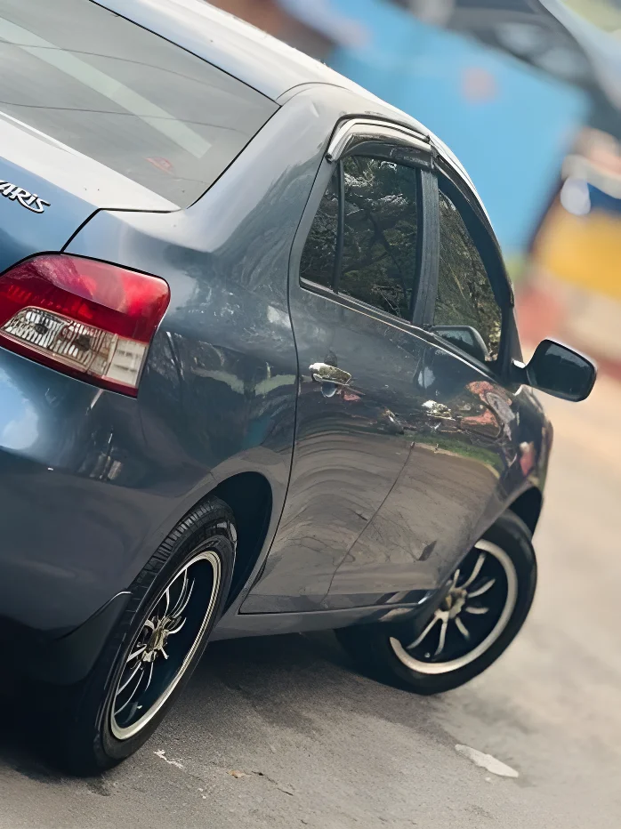 Thumbnail 4 background