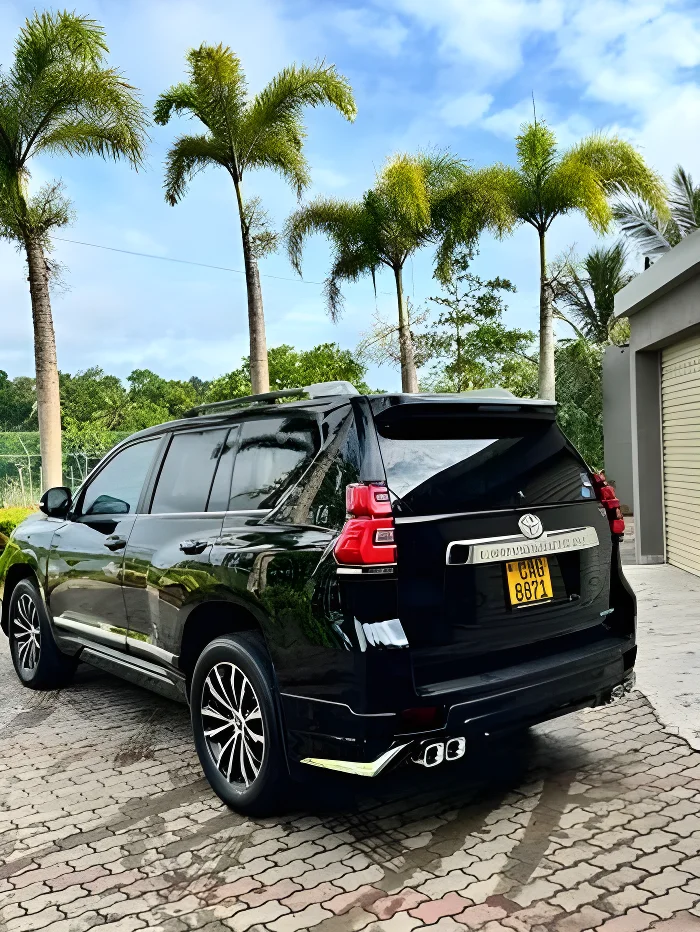 Thumbnail 4 background