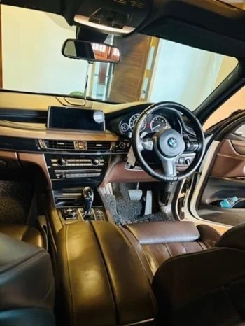 Thumbnail 2 background