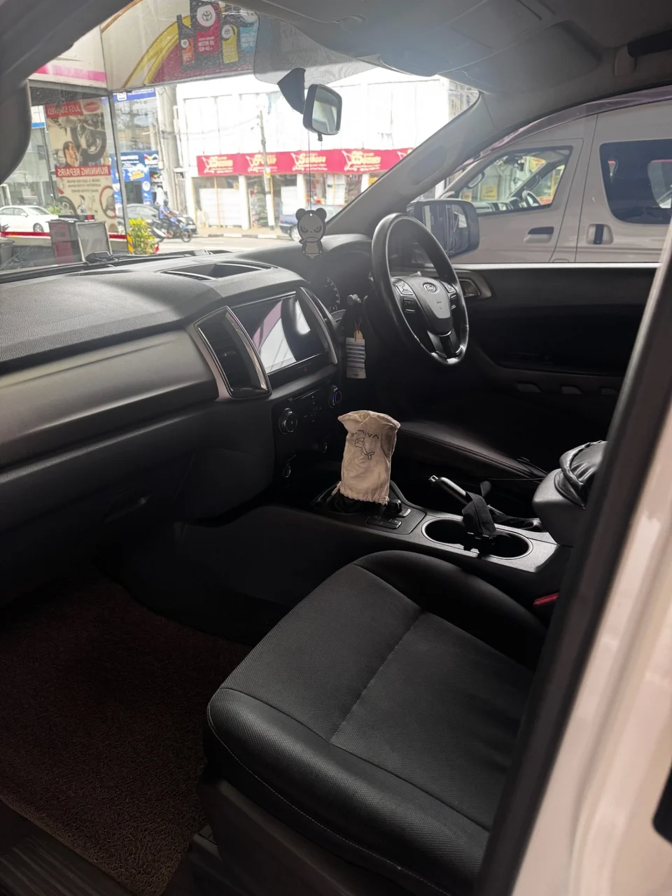 Thumbnail 6 background