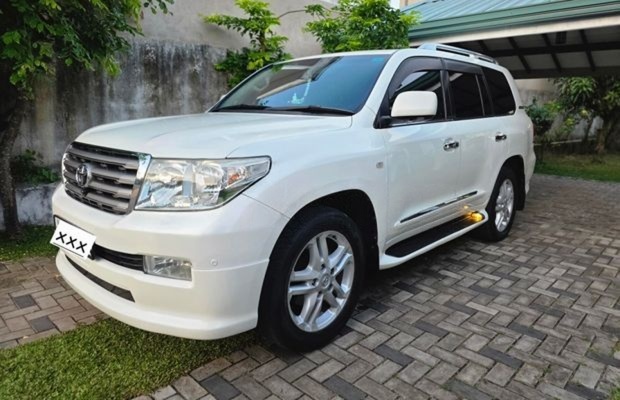 2011 Toyota Land Cruiser Sahara
