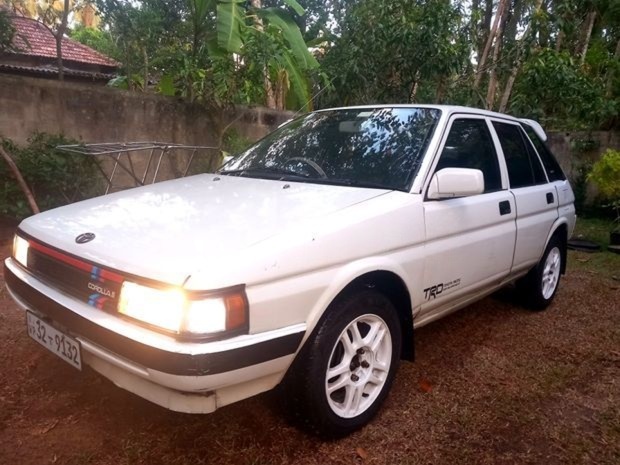 1990 Toyota Corolla
