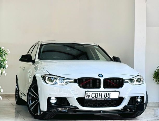 2018 BMW 318i
