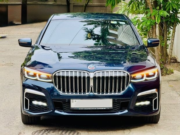 2023 BMW 740e