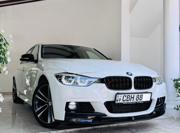 2019 BMW 318i
