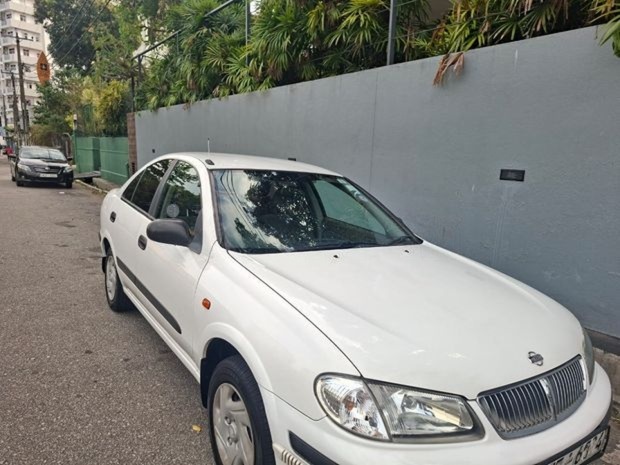 2002 Nissan Sunny